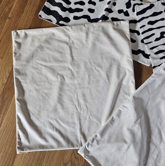 Pack of 4 Decorative Cream Throw Pillow Covers Zippered Closure - Picture 2 of 10